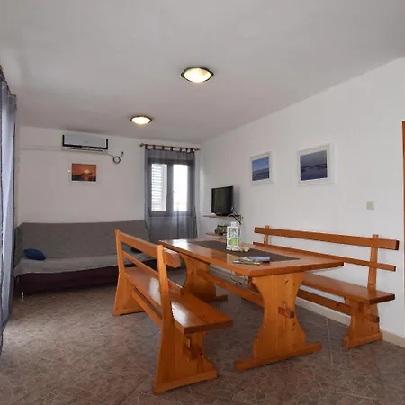 Maja Apartment *