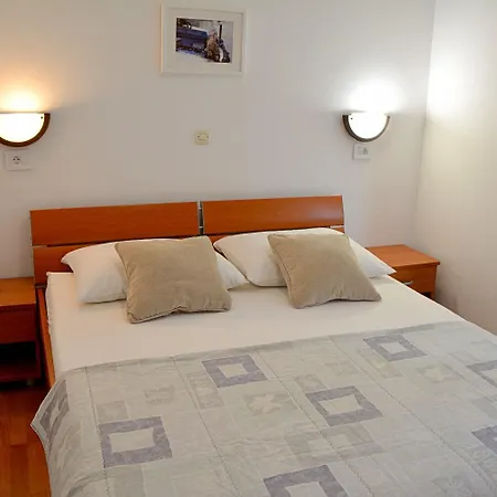 Maja Apartment *